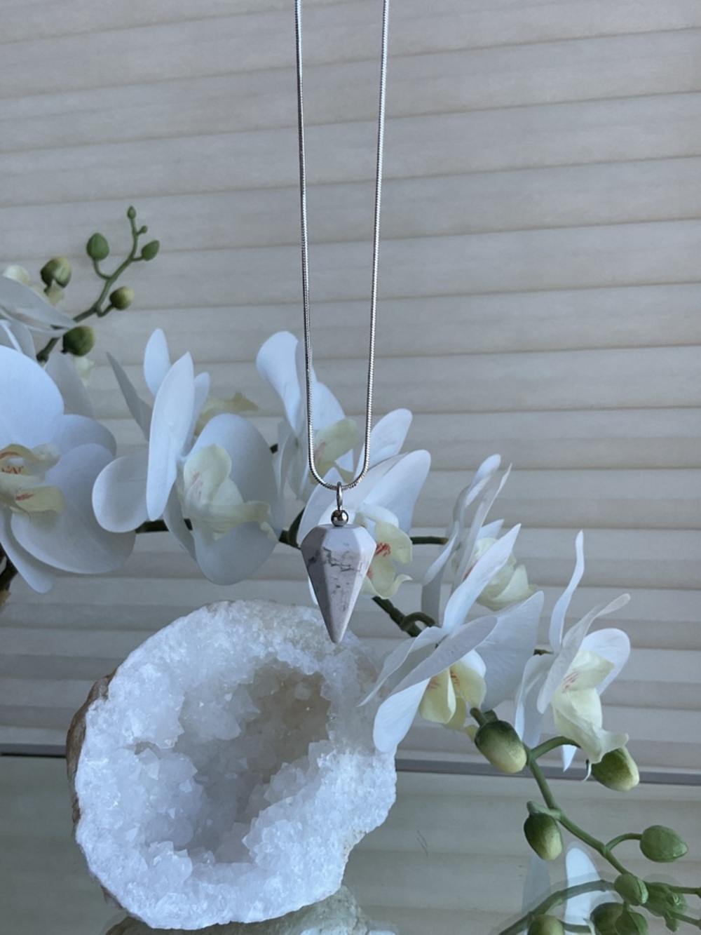 White Howlite Faceted Pendulum Pendant - Picture 5 of 6